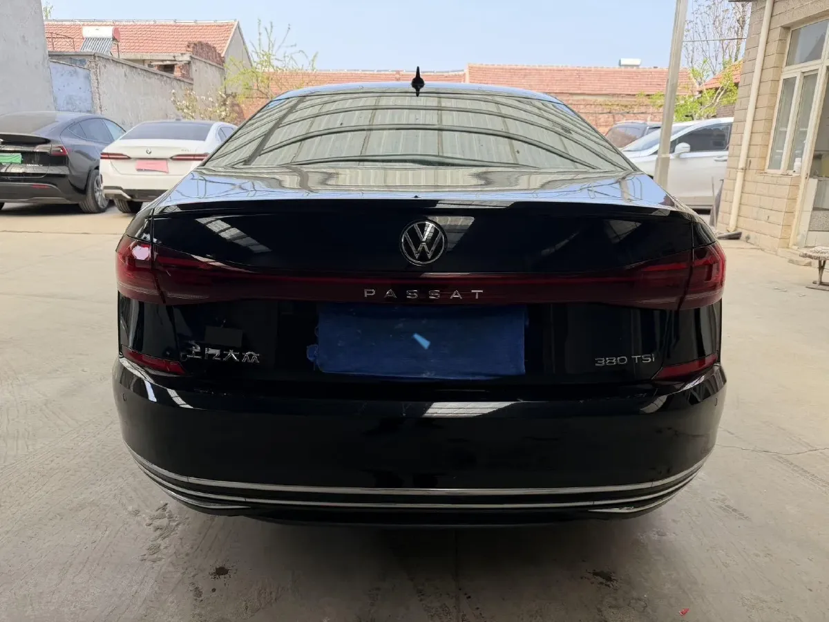 2024 Volkswagen Passat 2.0T 220HP L4 7DCT,autocango,china used car exporter,china ev exporter,chinese used car exporter,chinese used ev exporter