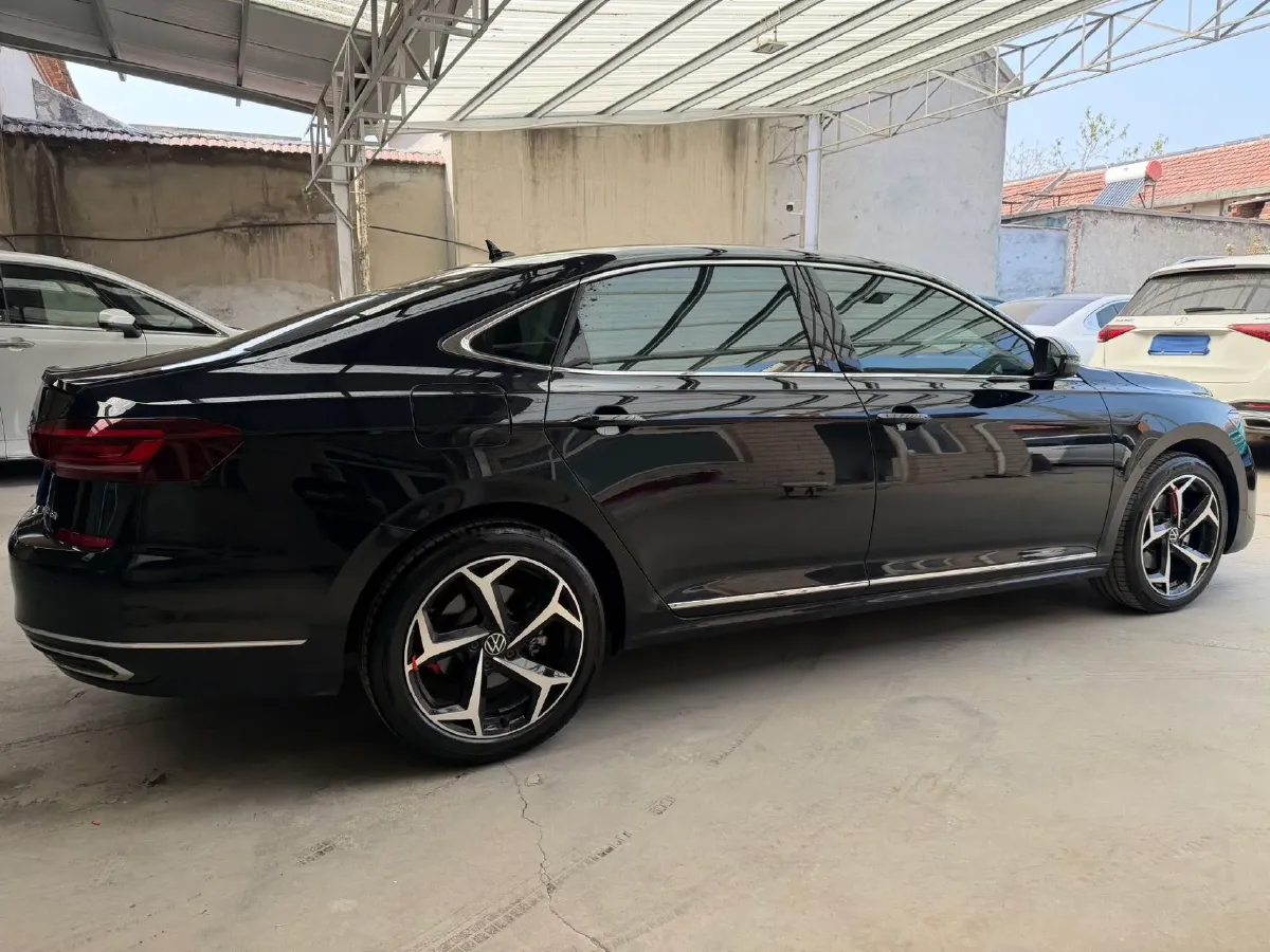 2024 Volkswagen Passat 2.0T 220HP L4 7DCT,autocango,china used car exporter,china ev exporter,chinese used car exporter,chinese used ev exporter