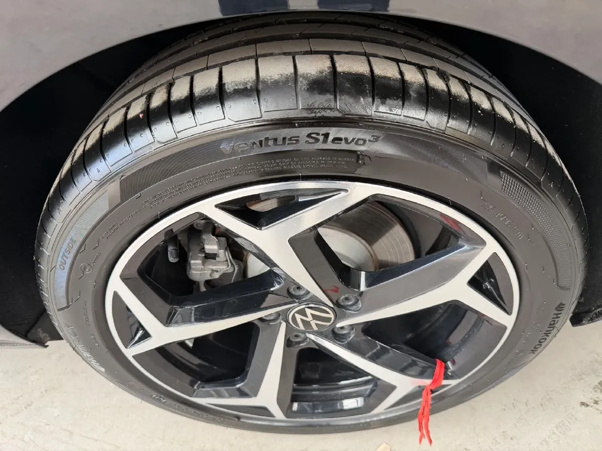 2024 Volkswagen Passat 2.0T 220HP L4 7DCT,autocango,china used car exporter,china ev exporter,chinese used car exporter,chinese used ev exporter