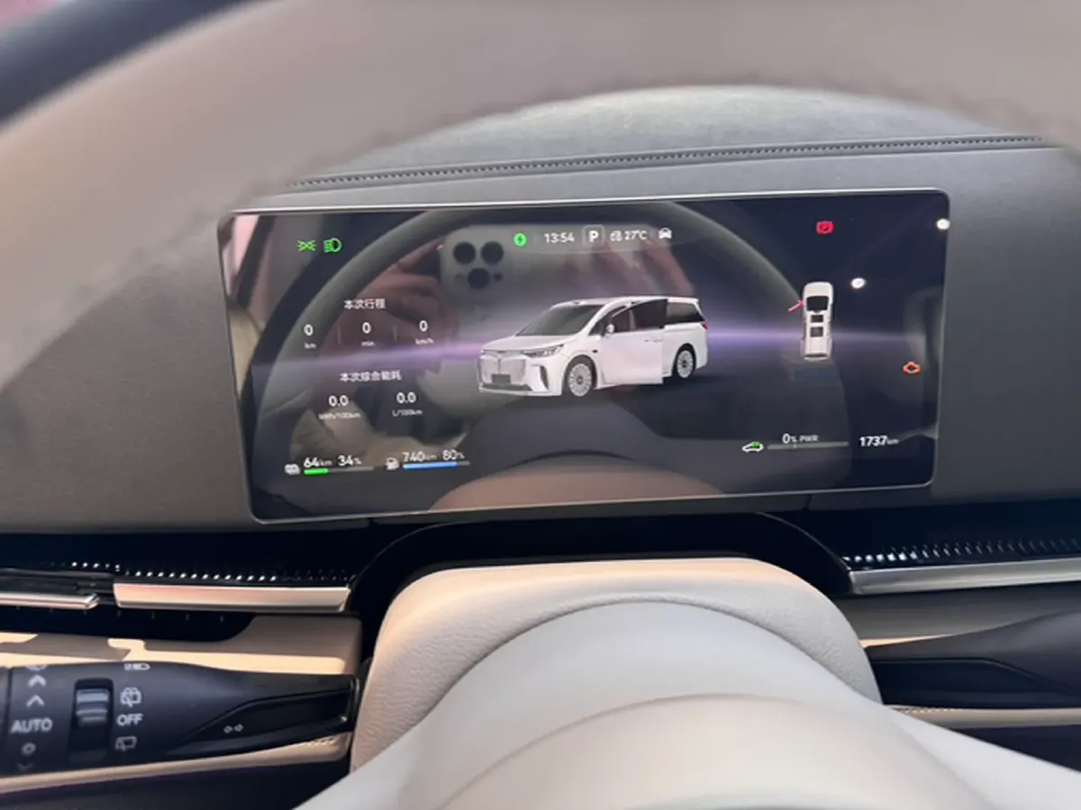 2025 Voyah Dream 1.5T 150HP L4 PHEV 41.7KWH,autocango,china used car exporter,china ev exporter,chinese used car exporter,chinese used ev exporter