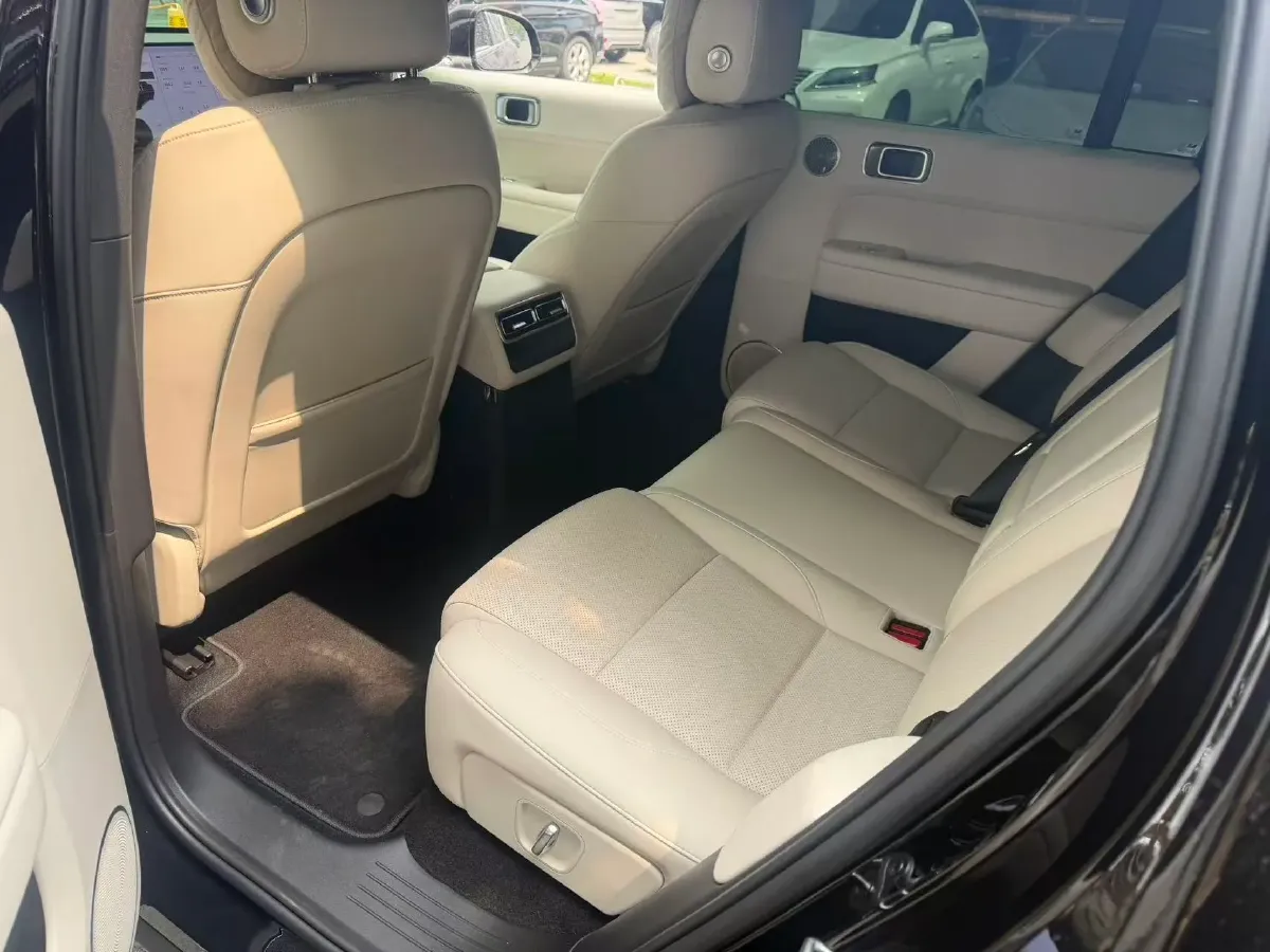 2025 Li L6 Range Extended 154HP L4 REEV,autocango,china used car exporter,china ev exporter,chinese used car exporter,chinese used ev exporter