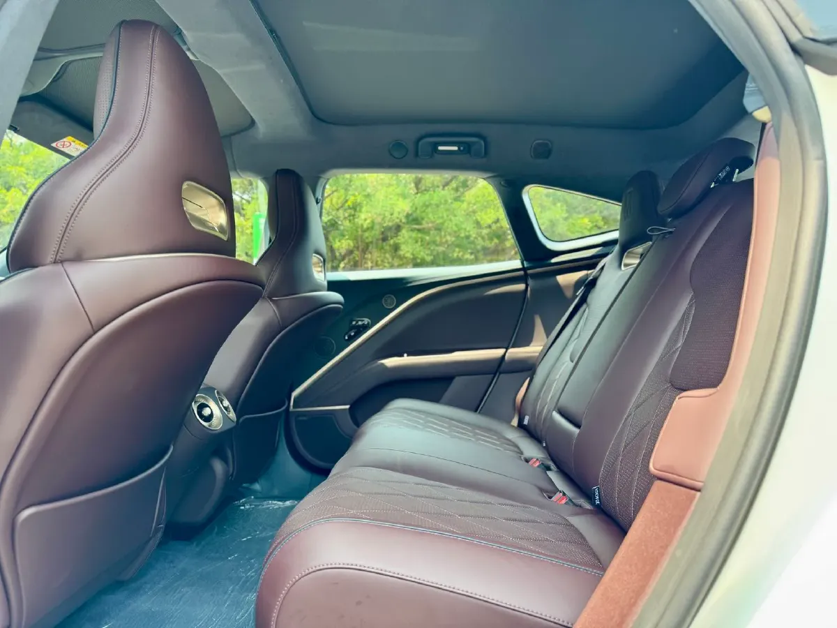 2025 Avatr 11 1.5T 156HP L4 REEV 39.05KWH,autocango,china used car exporter,china ev exporter,chinese used car exporter,chinese used ev exporter