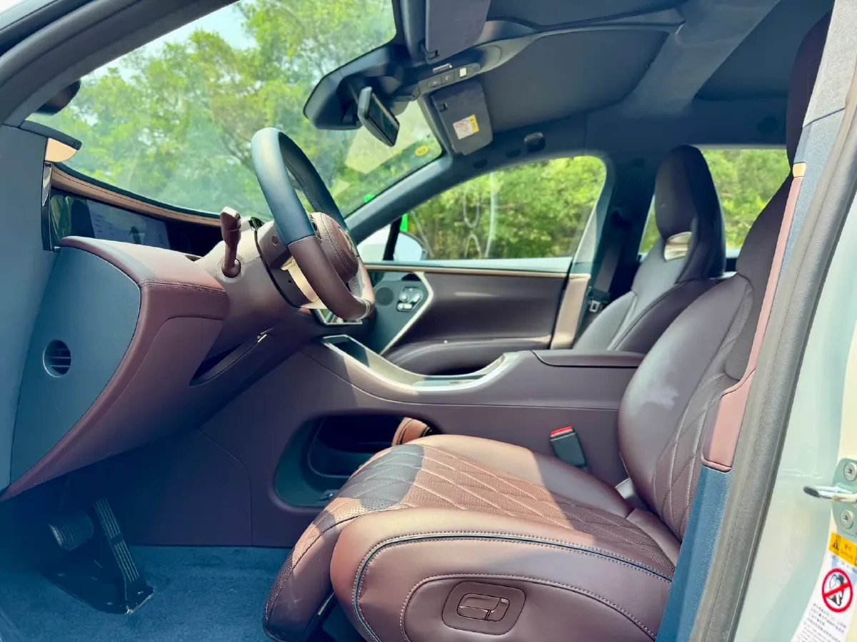 2025 Avatr 11 1.5T 156HP L4 REEV 39.05KWH,autocango,china used car exporter,china ev exporter,chinese used car exporter,chinese used ev exporter