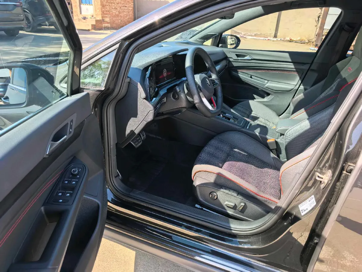 2023 Volkswagen GolfGTI 2.0T 220HP L4 7DCT,autocango,china used car exporter,china ev exporter,chinese used car exporter,chinese used ev exporter