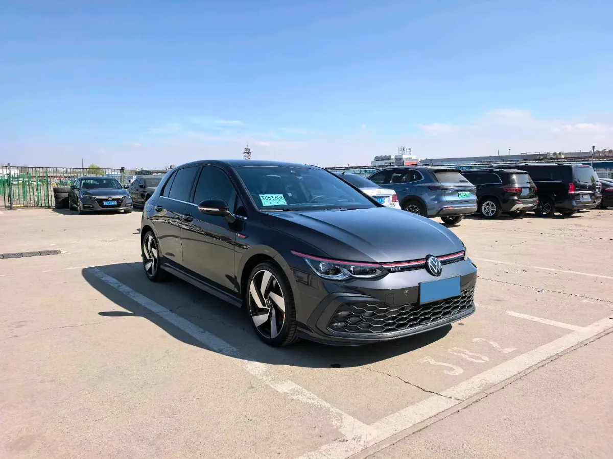 2023 Volkswagen GolfGTI 2.0T 220HP L4 7DCT,autocango,china used car exporter,china ev exporter,chinese used car exporter,chinese used ev exporter