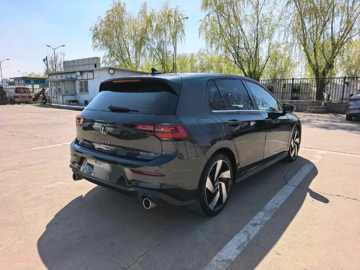 2023 Volkswagen GolfGTI 2.0T 220HP L4 7DCT,autocango,china used car exporter,china ev exporter,chinese used car exporter,chinese used ev exporter
