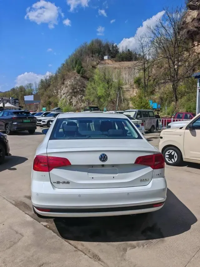 2019 MAXUS XinTu V80 2.5T 136HP L4 6MT,autocango,china used car exporter,china ev exporter,chinese used car exporter,chinese used ev exporter