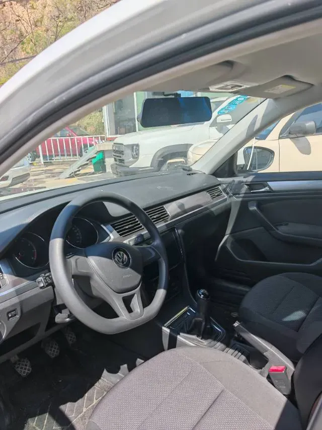 2019 MAXUS XinTu V80 2.5T 136HP L4 6MT,autocango,china used car exporter,china ev exporter,chinese used car exporter,chinese used ev exporter