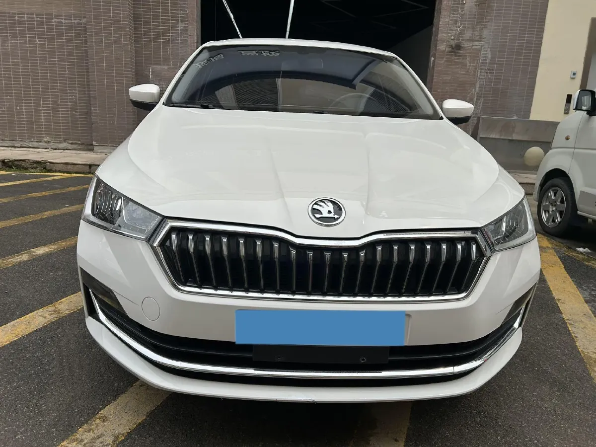 2022 Skoda Rapid 1.5L 112HP L4 6AT,autocango,china used car exporter,china ev exporter,chinese used car exporter,chinese used ev exporter