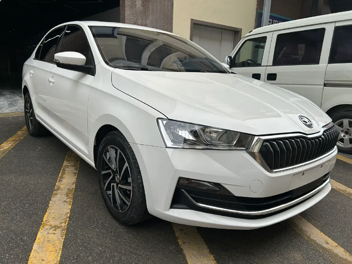 2022 Skoda Rapid 1.5L 112HP L4 6AT,autocango,china used car exporter,china ev exporter,chinese used car exporter,chinese used ev exporter