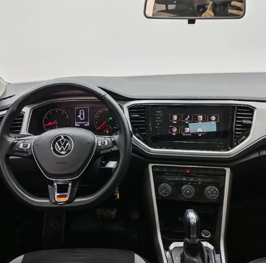 2021 Volkswagen T-Roc 1.4T 150HP L4 7DCT,autocango,china used car exporter,china ev exporter,chinese used car exporter,chinese used ev exporter