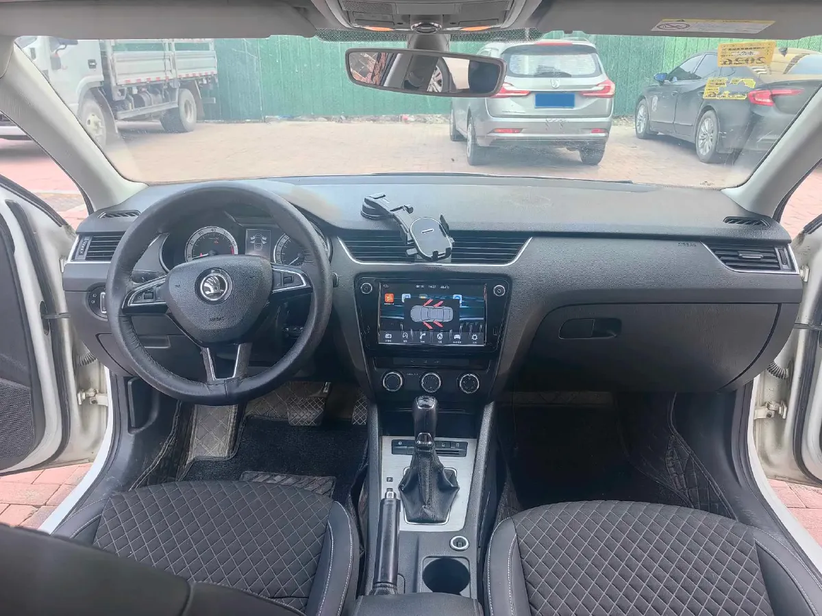 2018 Skoda Octavia 1.6L 110HP L4 6AT,autocango,china used car exporter,china ev exporter,chinese used car exporter,chinese used ev exporter