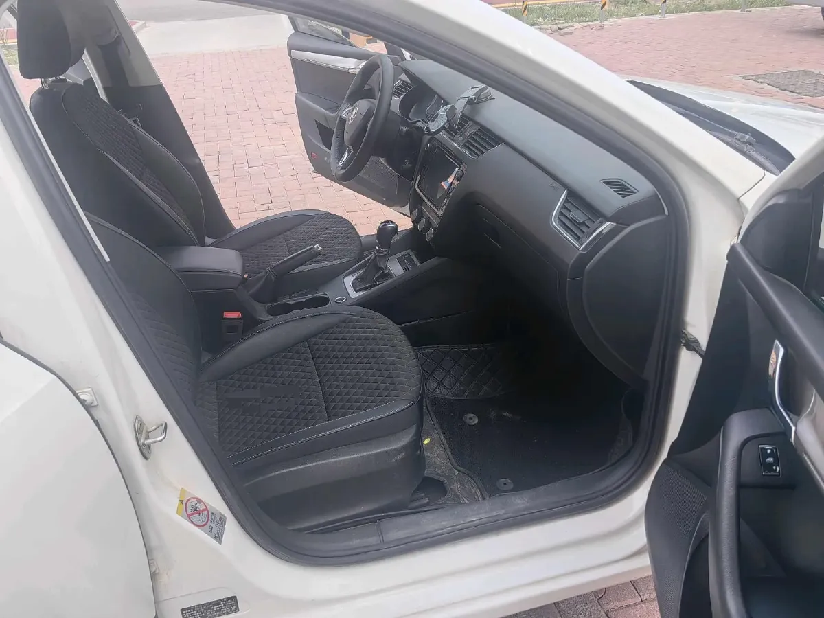 2018 Skoda Octavia 1.6L 110HP L4 6AT,autocango,china used car exporter,china ev exporter,chinese used car exporter,chinese used ev exporter