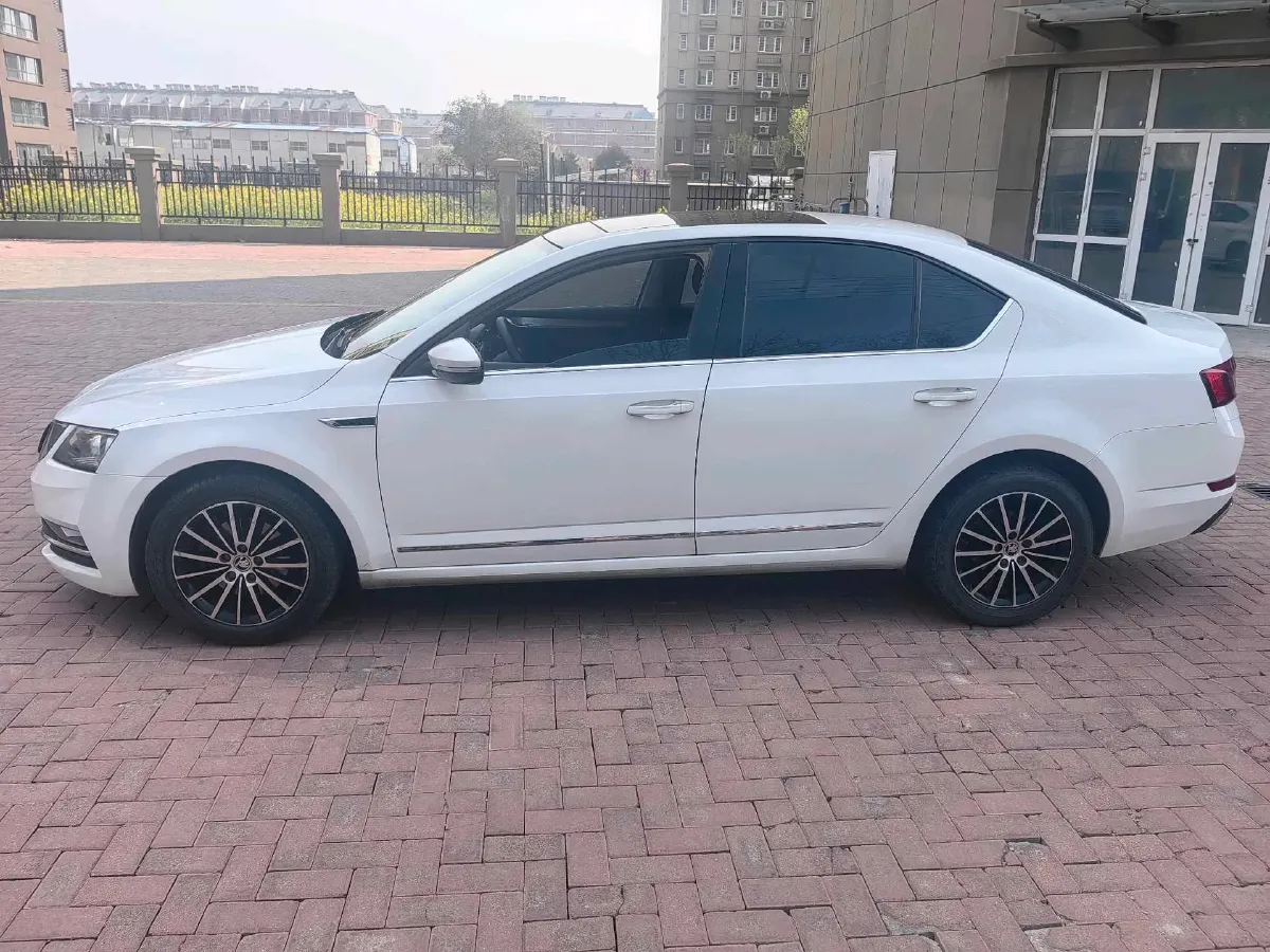 2018 Skoda Octavia 1.6L 110HP L4 6AT,autocango,china used car exporter,china ev exporter,chinese used car exporter,chinese used ev exporter