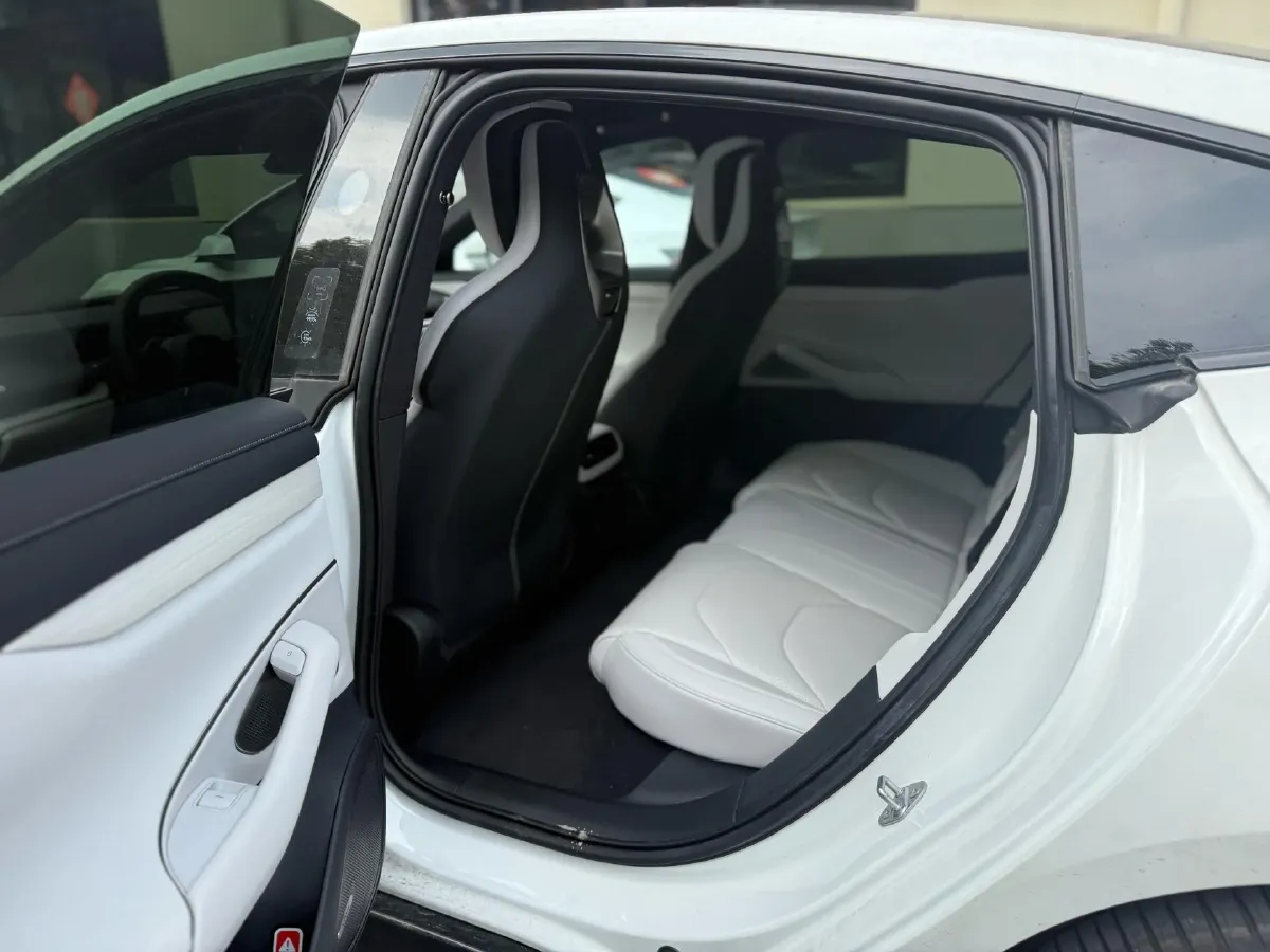 2024 MI SU7 BEV 101KWH,autocango,china used car exporter,china ev exporter,chinese used car exporter,chinese used ev exporter