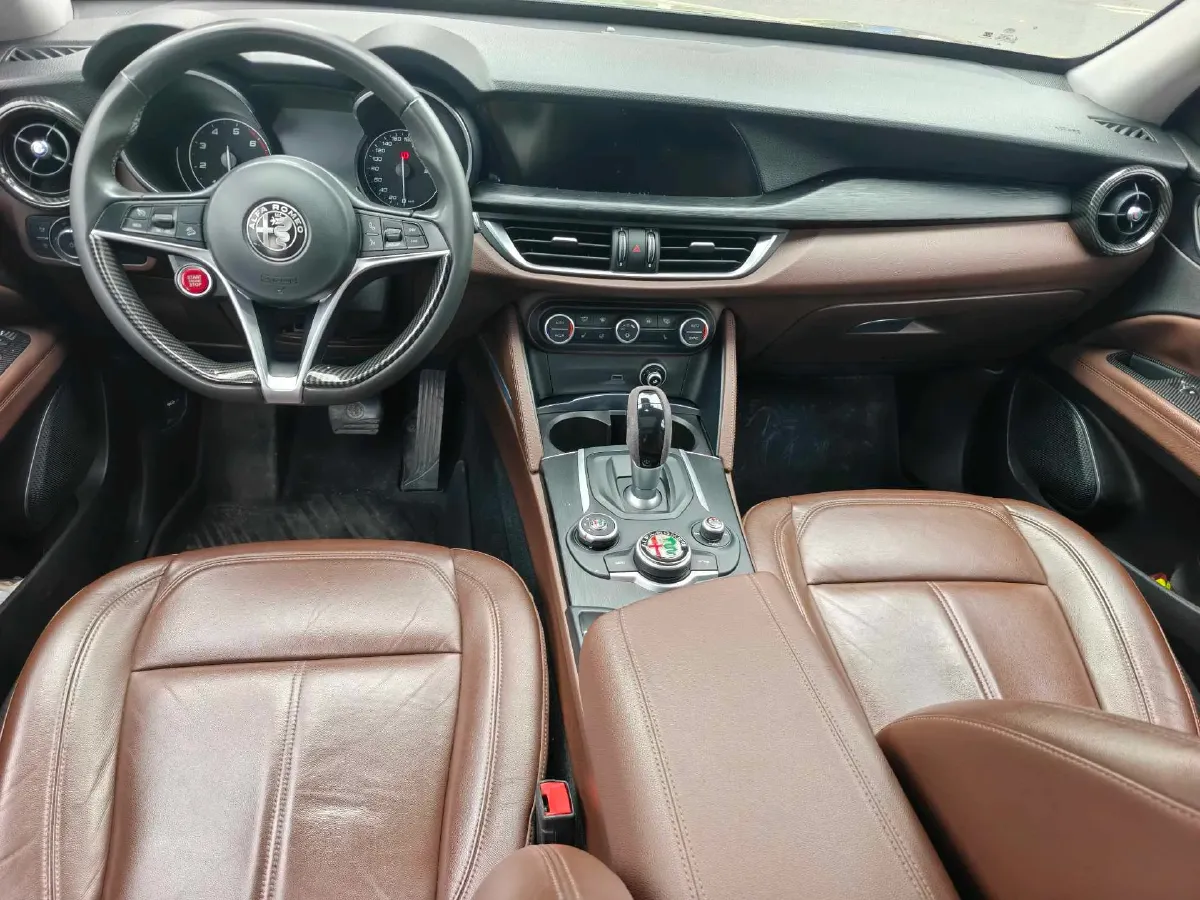 2017 Jaguar XE 2.0T 240HP L4 8AT,autocango,china used car exporter,china ev exporter,chinese used car exporter,chinese used ev exporter