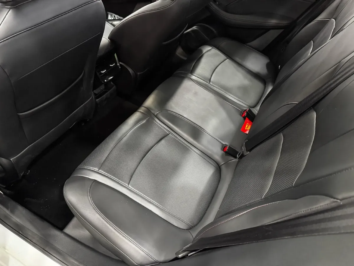 2023 Roewe i5 1.5L 129HP L4 CVT,autocango,china used car exporter,china ev exporter,chinese used car exporter,chinese used ev exporter