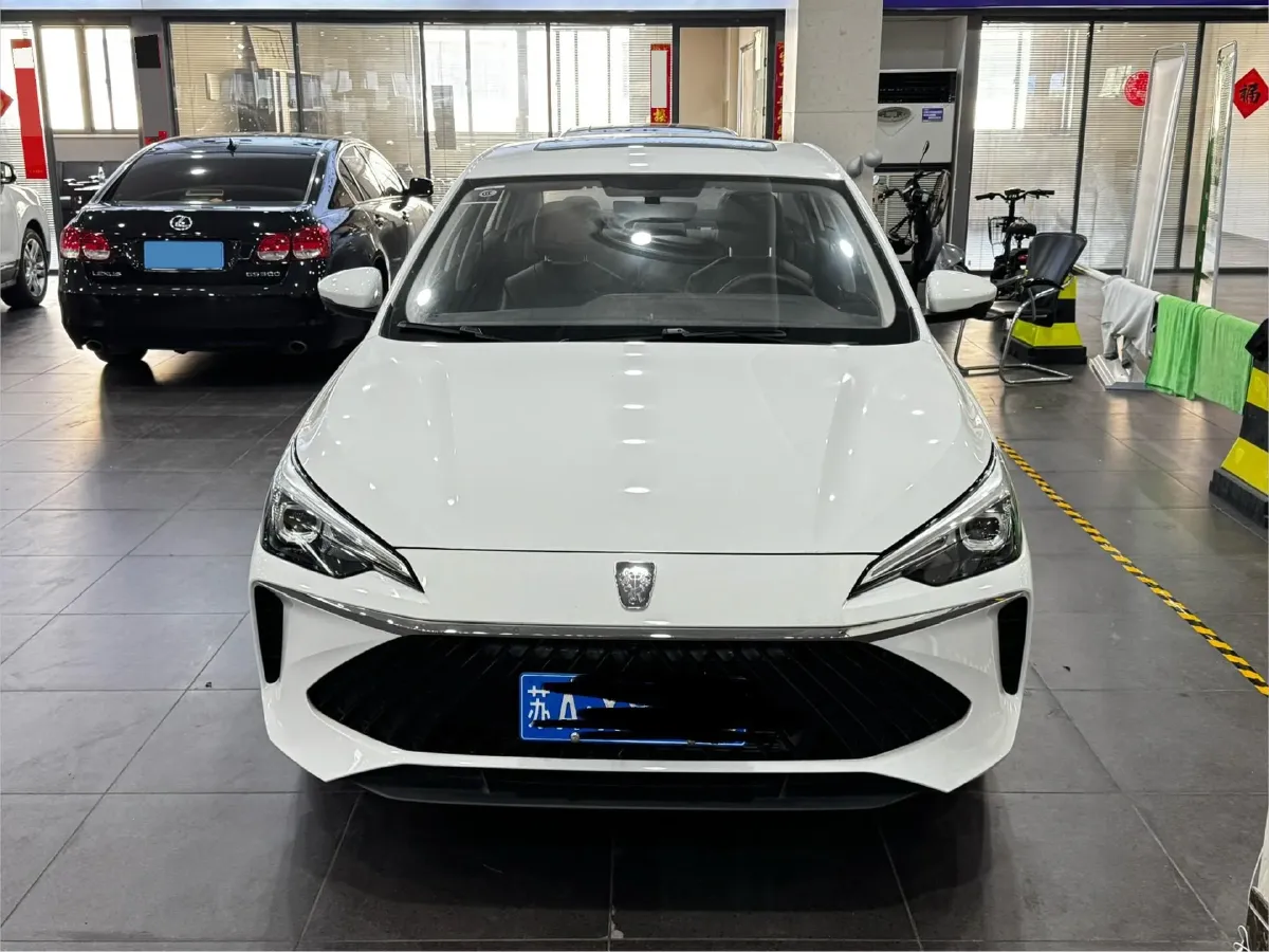 2023 Roewe i5 1.5L 129HP L4 CVT,autocango,china used car exporter,china ev exporter,chinese used car exporter,chinese used ev exporter
