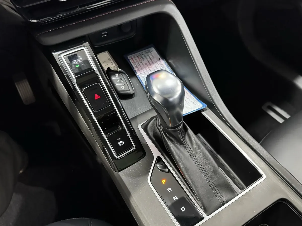 2023 Roewe i5 1.5L 129HP L4 CVT,autocango,china used car exporter,china ev exporter,chinese used car exporter,chinese used ev exporter