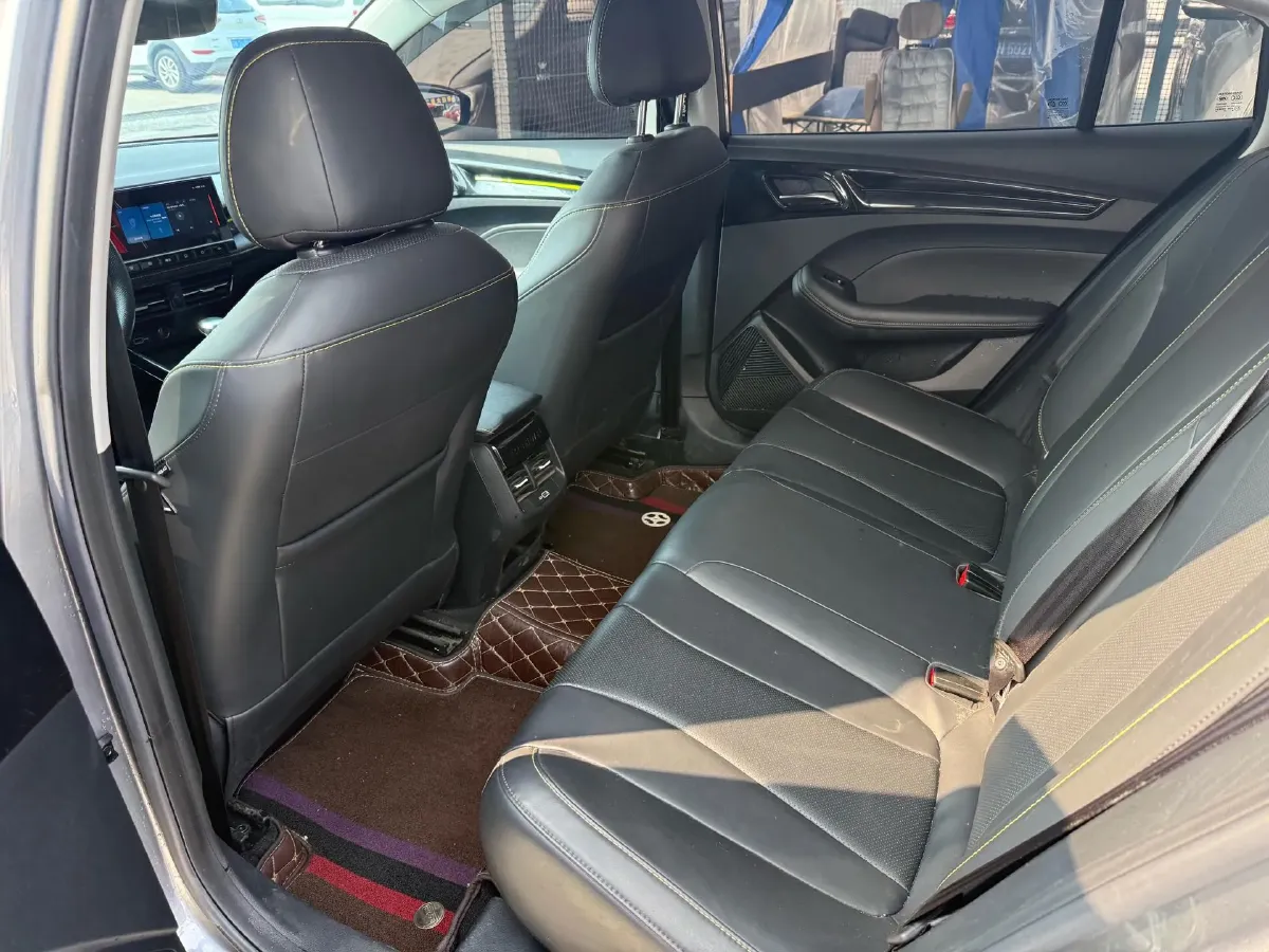 2021 Roewe i5 1.5L 120HP L4 CVT,autocango,china used car exporter,china ev exporter,chinese used car exporter,chinese used ev exporter