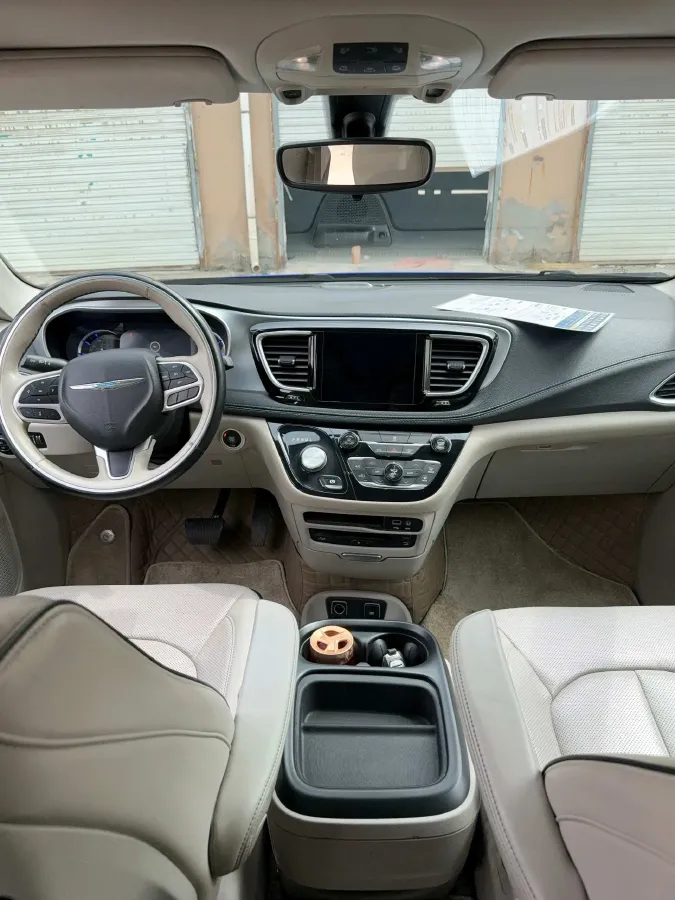 2018 Chrysler Pacifica 3.6L 245HP V6 E-CVT PHEV 16KWH,autocango,china used car exporter,china ev exporter,chinese used car exporter,chinese used ev exporter