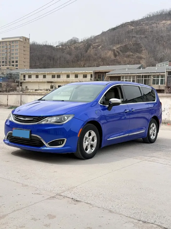 2018 Chrysler Pacifica 3.6L 245HP V6 E-CVT PHEV 16KWH,autocango,china used car exporter,china ev exporter,chinese used car exporter,chinese used ev exporter