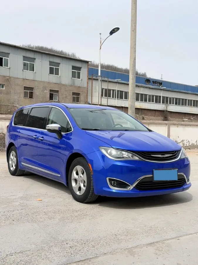 2018 Chrysler Pacifica 3.6L 245HP V6 E-CVT PHEV 16KWH,autocango,china used car exporter,china ev exporter,chinese used car exporter,chinese used ev exporter