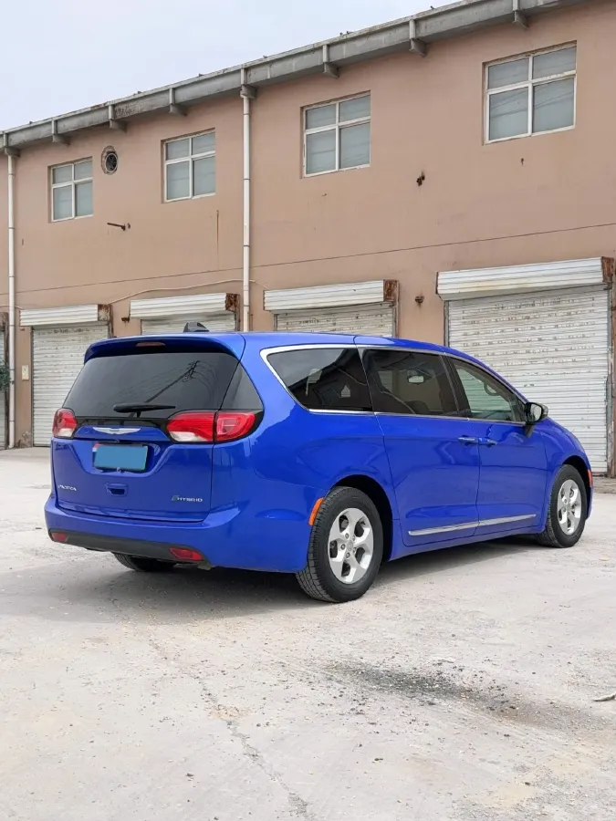 2018 Chrysler Pacifica 3.6L 245HP V6 E-CVT PHEV 16KWH,autocango,china used car exporter,china ev exporter,chinese used car exporter,chinese used ev exporter