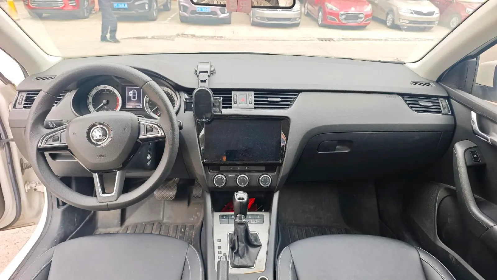 2021 Skoda Octavia 1.5L 113HP L4 6AT,autocango,china used car exporter,china ev exporter,chinese used car exporter,chinese used ev exporter