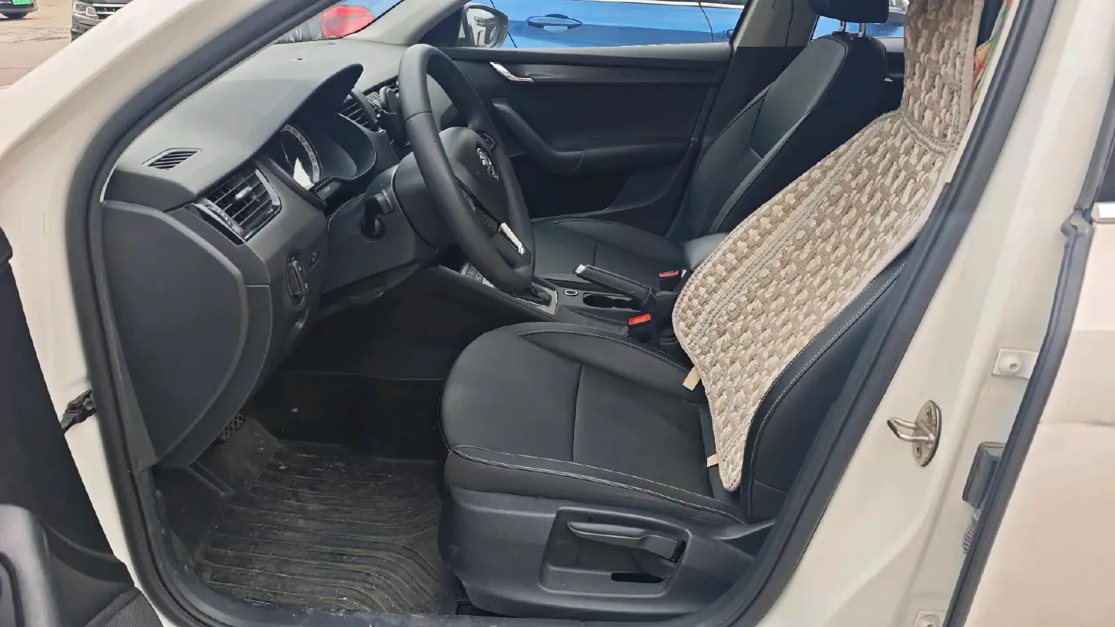 2021 Skoda Octavia 1.5L 113HP L4 6AT,autocango,china used car exporter,china ev exporter,chinese used car exporter,chinese used ev exporter