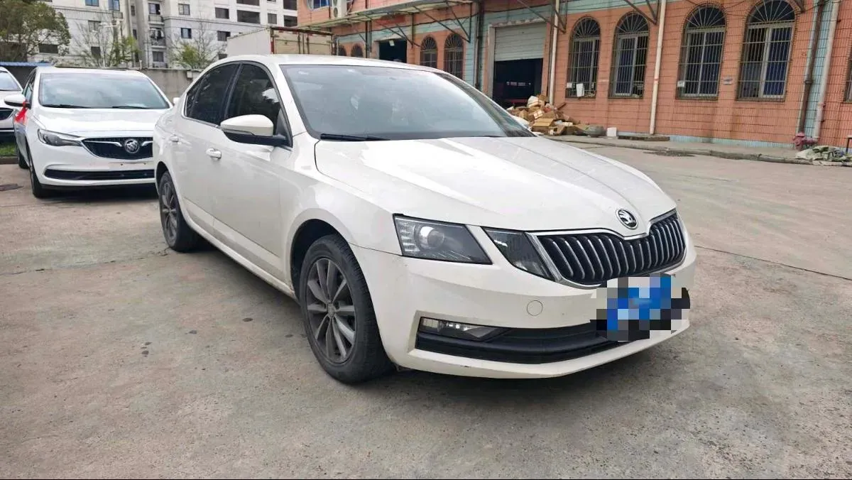 2021 Skoda Octavia 1.5L 113HP L4 6AT,autocango,china used car exporter,china ev exporter,chinese used car exporter,chinese used ev exporter