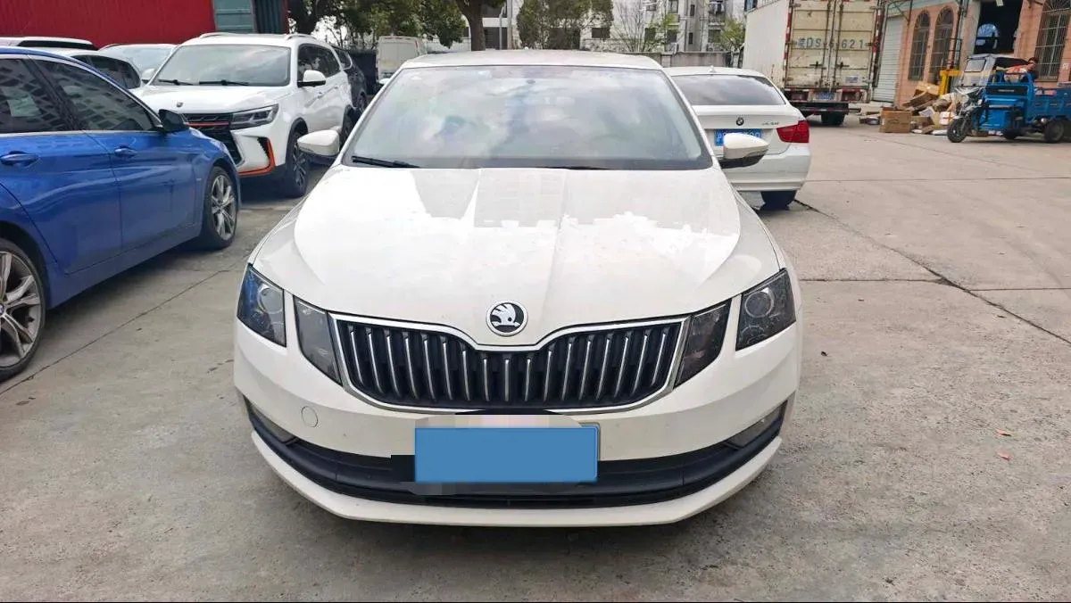 2021 Skoda Octavia 1.5L 113HP L4 6AT,autocango,china used car exporter,china ev exporter,chinese used car exporter,chinese used ev exporter