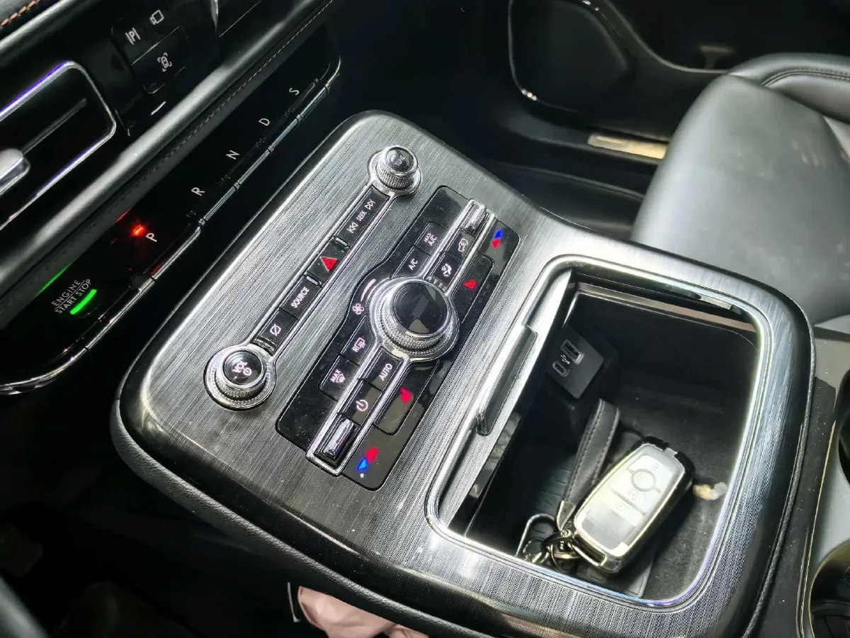 2021 Lincoln Nautilus 2.0T 245HP L4 8AT,autocango,china used car exporter,china ev exporter,chinese used car exporter,chinese used ev exporter