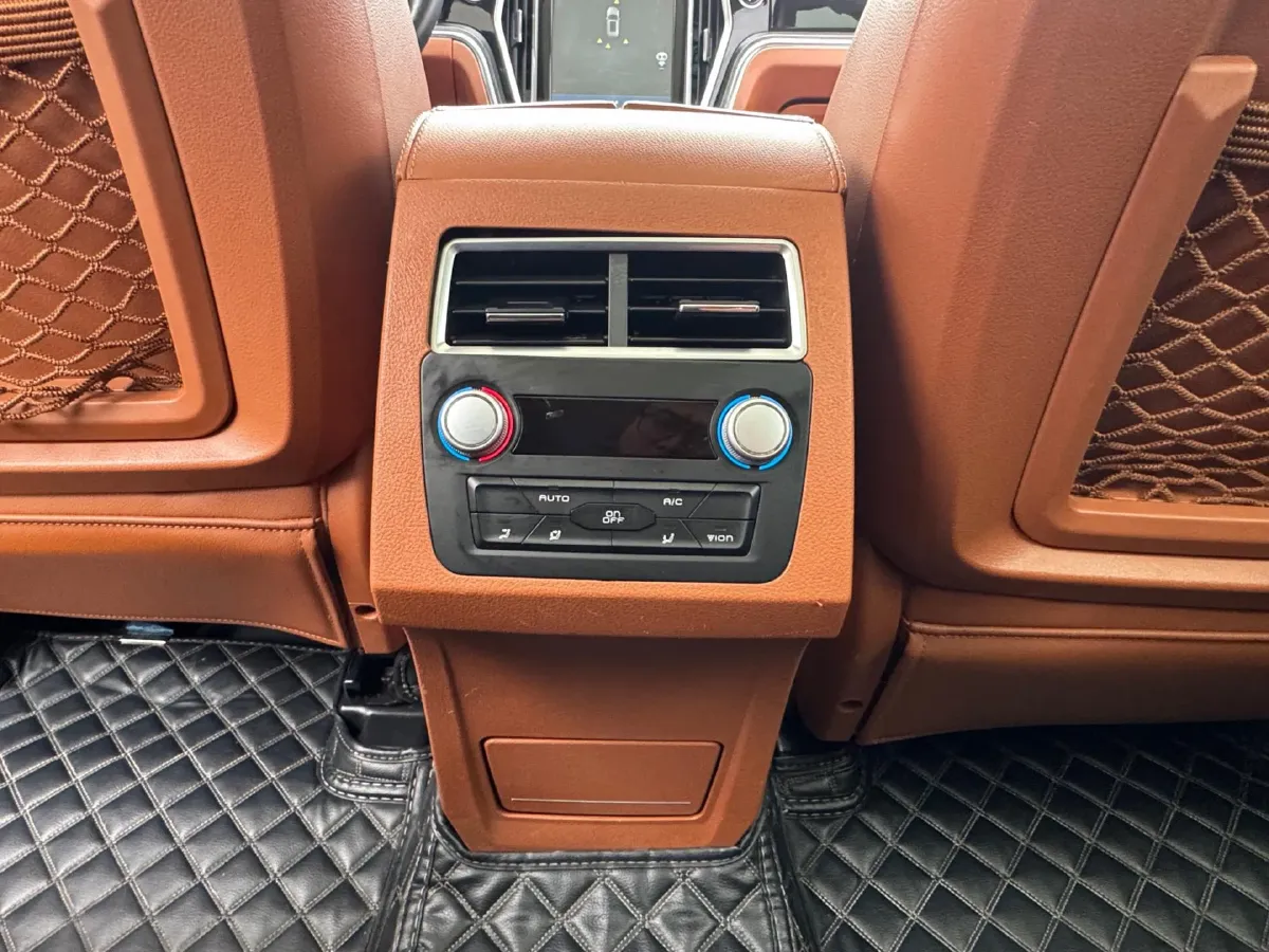 2018 Zotye T700 1.8T 177HP L4 6DCT,autocango,china used car exporter,china ev exporter,chinese used car exporter,chinese used ev exporter