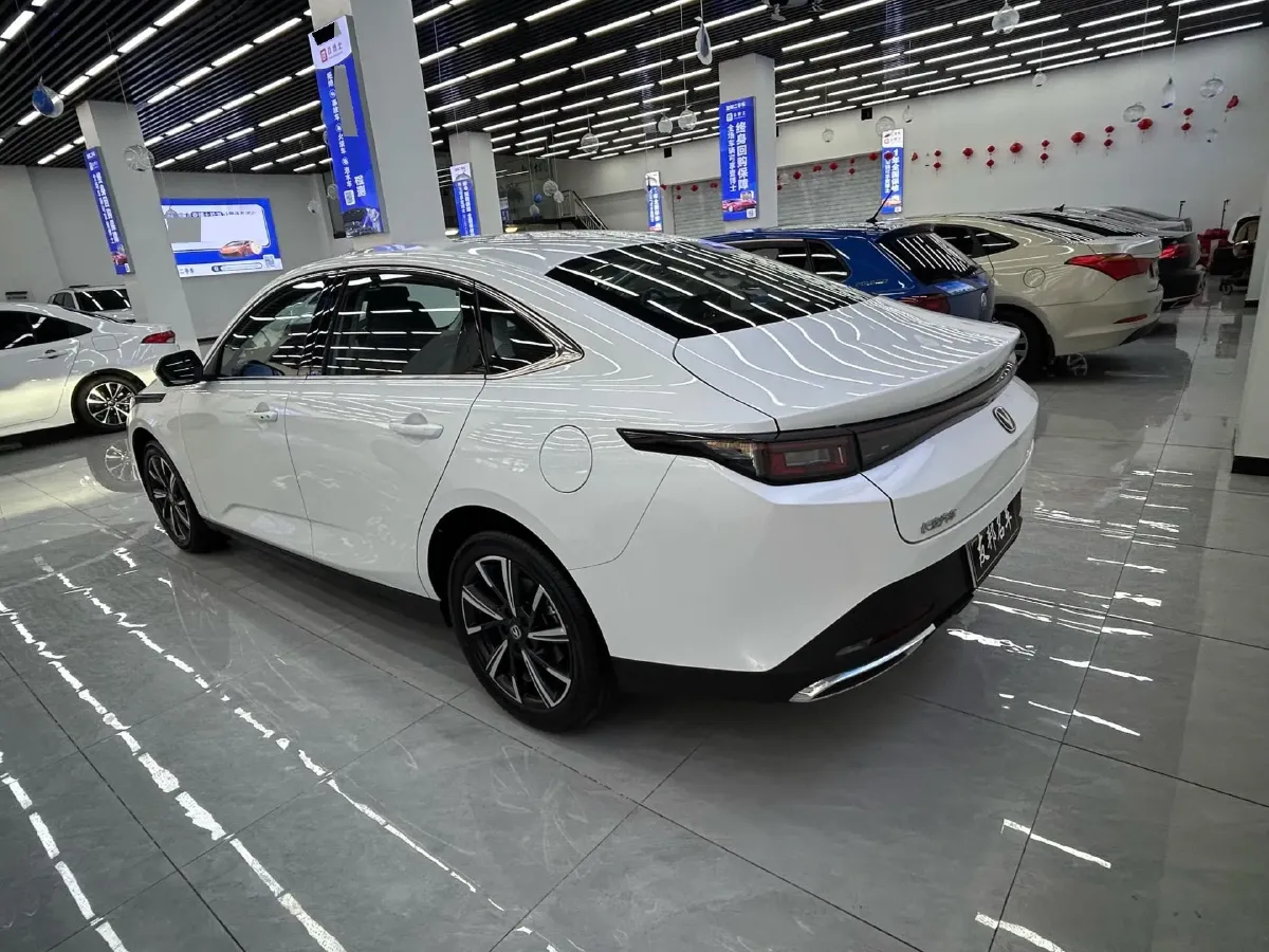 2025 ChangAn Eado 1.5T 192HP L4 7DCT,autocango,china used car exporter,china ev exporter,chinese used car exporter,chinese used ev exporter