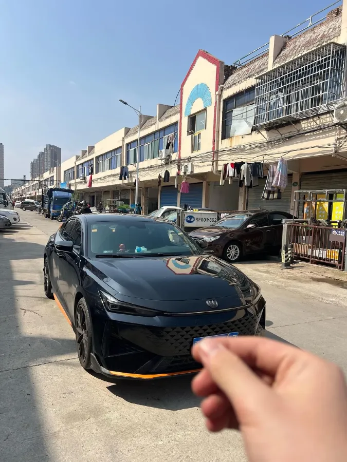 2024 ChangAn UNI-V 1.5T 188HP L4 7DCT,autocango,china used car exporter,china ev exporter,chinese used car exporter,chinese used ev exporter