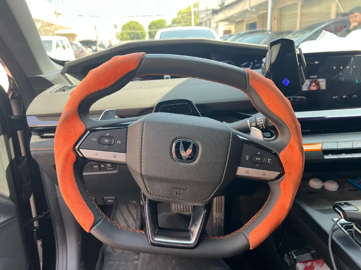 2024 ChangAn UNI-V 1.5T 188HP L4 7DCT,autocango,china used car exporter,china ev exporter,chinese used car exporter,chinese used ev exporter