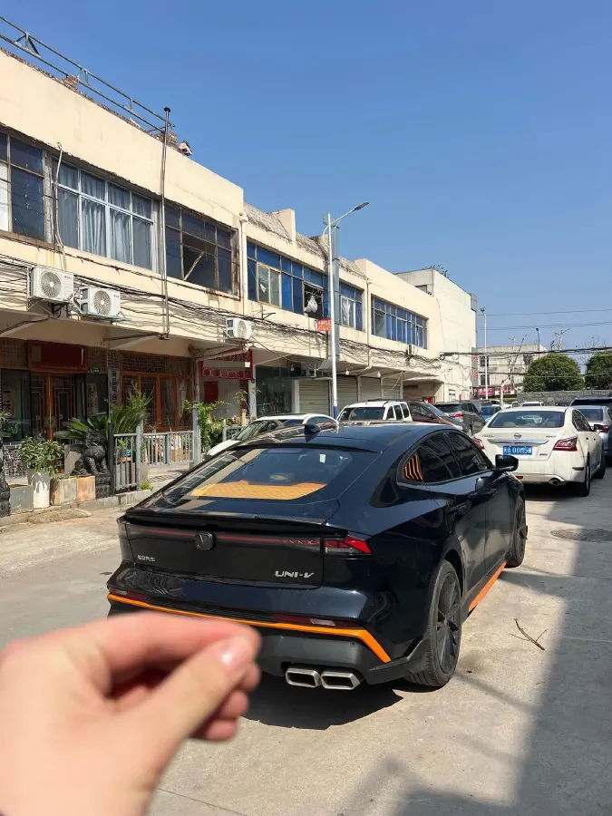 2024 ChangAn UNI-V 1.5T 188HP L4 7DCT,autocango,china used car exporter,china ev exporter,chinese used car exporter,chinese used ev exporter