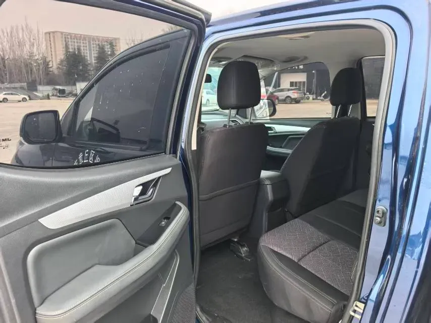 2022 Isuzu RE-MAX Jim 2.8T 120HP L4 5MT,autocango,china used car exporter,china ev exporter,chinese used car exporter,chinese used ev exporter