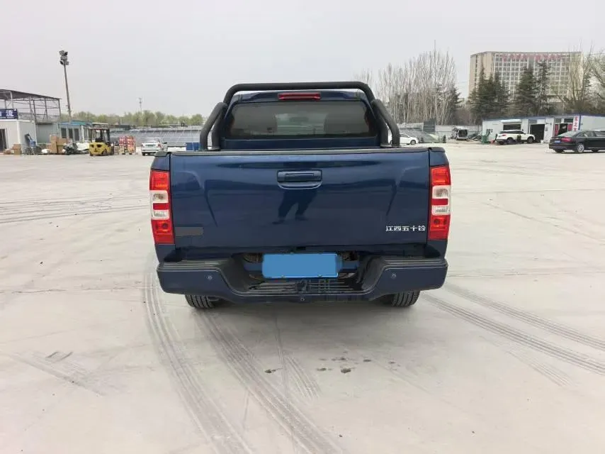 2022 Isuzu RE-MAX Jim 2.8T 120HP L4 5MT,autocango,china used car exporter,china ev exporter,chinese used car exporter,chinese used ev exporter