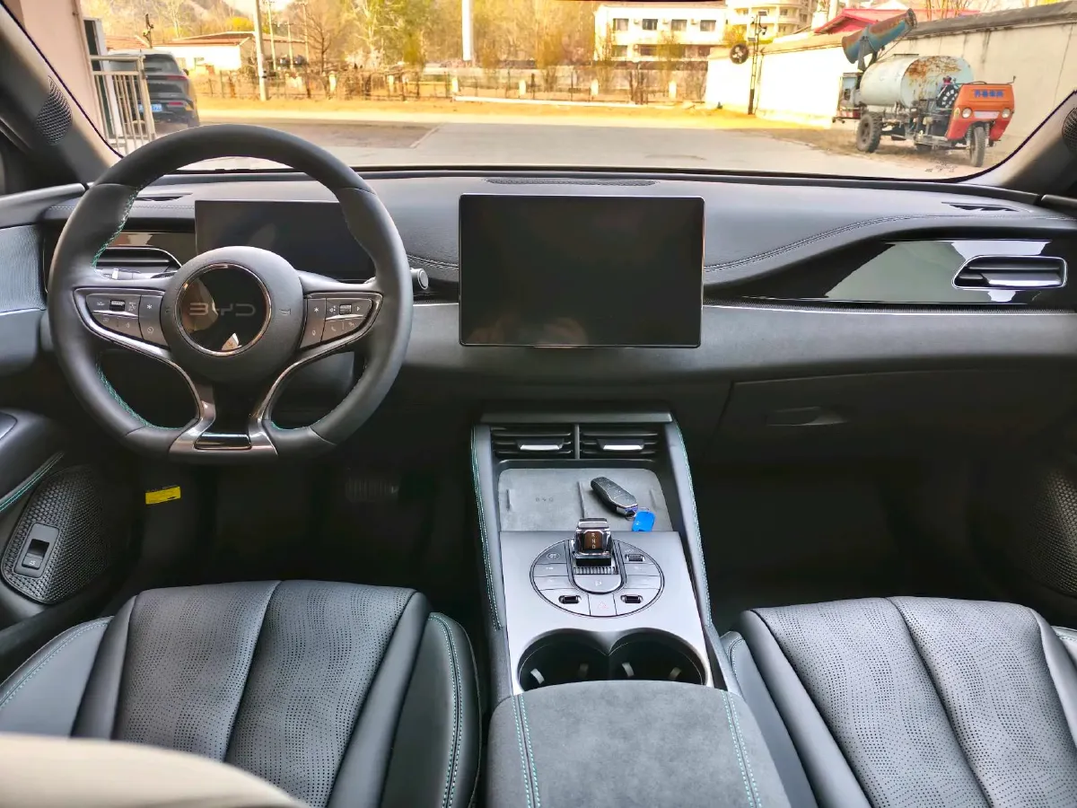 2025 BYD Seal 06 1.5L 101HP L4 E-CVT PHEV 15.87KWH,autocango,china used car exporter,china ev exporter,chinese used car exporter,chinese used ev exporter