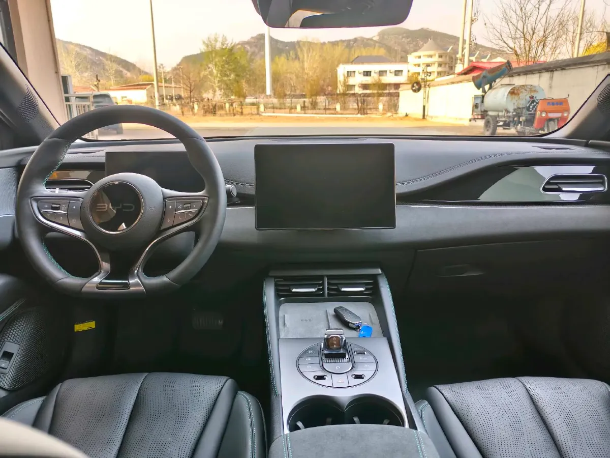 2025 BYD Seal 06 1.5L 101HP L4 E-CVT PHEV 15.87KWH,autocango,china used car exporter,china ev exporter,chinese used car exporter,chinese used ev exporter