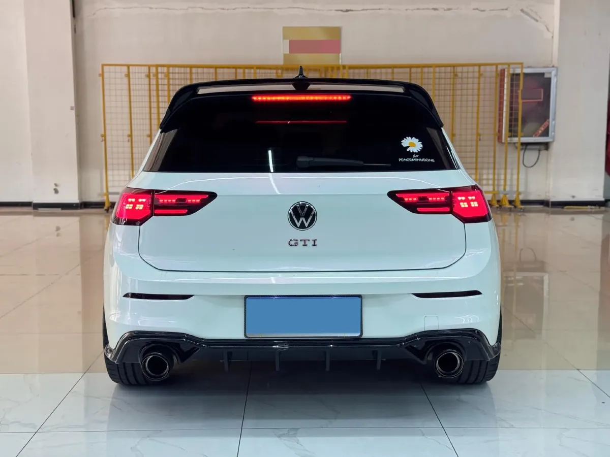 2021 Volkswagen GolfGTI 2.0T 220HP L4 7DCT,autocango,china used car exporter,china ev exporter,chinese used car exporter,chinese used ev exporter