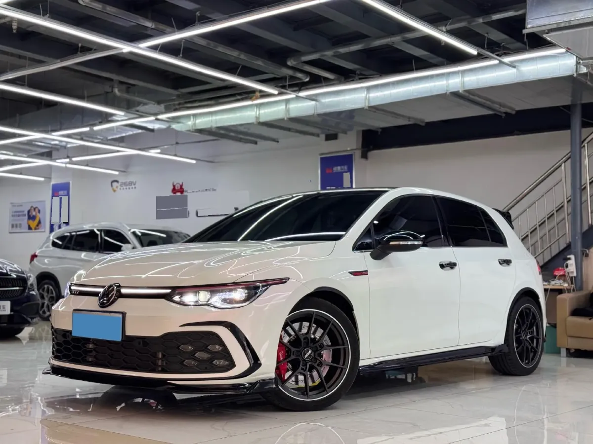 2021 Volkswagen GolfGTI 2.0T 220HP L4 7DCT,autocango,china used car exporter,china ev exporter,chinese used car exporter,chinese used ev exporter