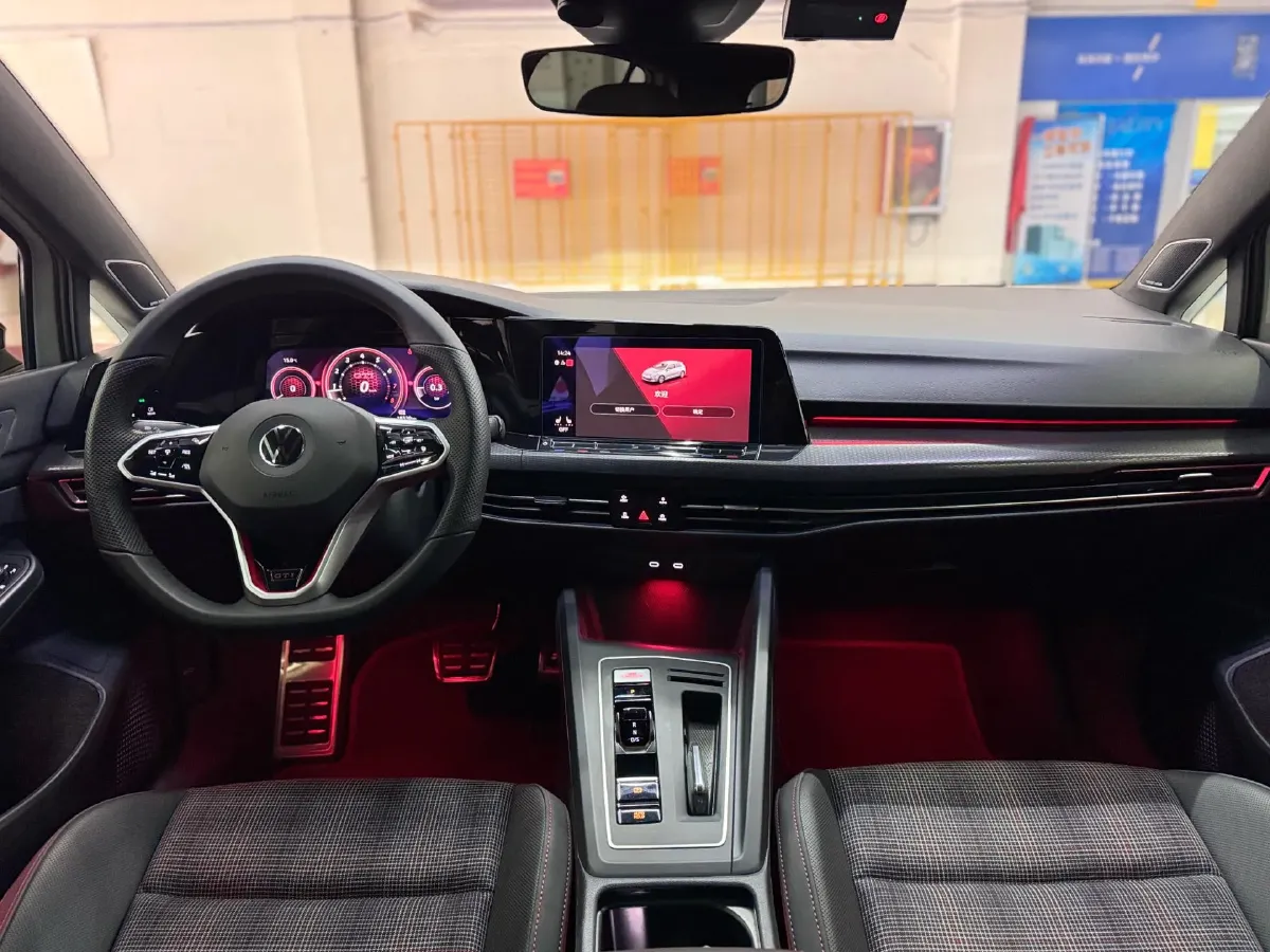 2021 Volkswagen GolfGTI 2.0T 220HP L4 7DCT,autocango,china used car exporter,china ev exporter,chinese used car exporter,chinese used ev exporter