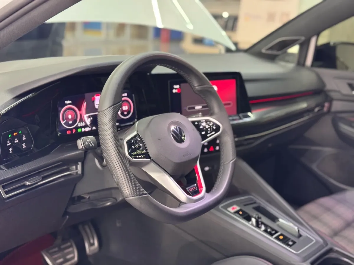 2021 Volkswagen GolfGTI 2.0T 220HP L4 7DCT,autocango,china used car exporter,china ev exporter,chinese used car exporter,chinese used ev exporter