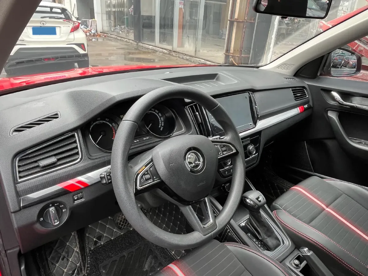 2020 Skoda Kamiq 1.2T 116HP L4 7DCT,autocango,china used car exporter,china ev exporter,chinese used car exporter,chinese used ev exporter