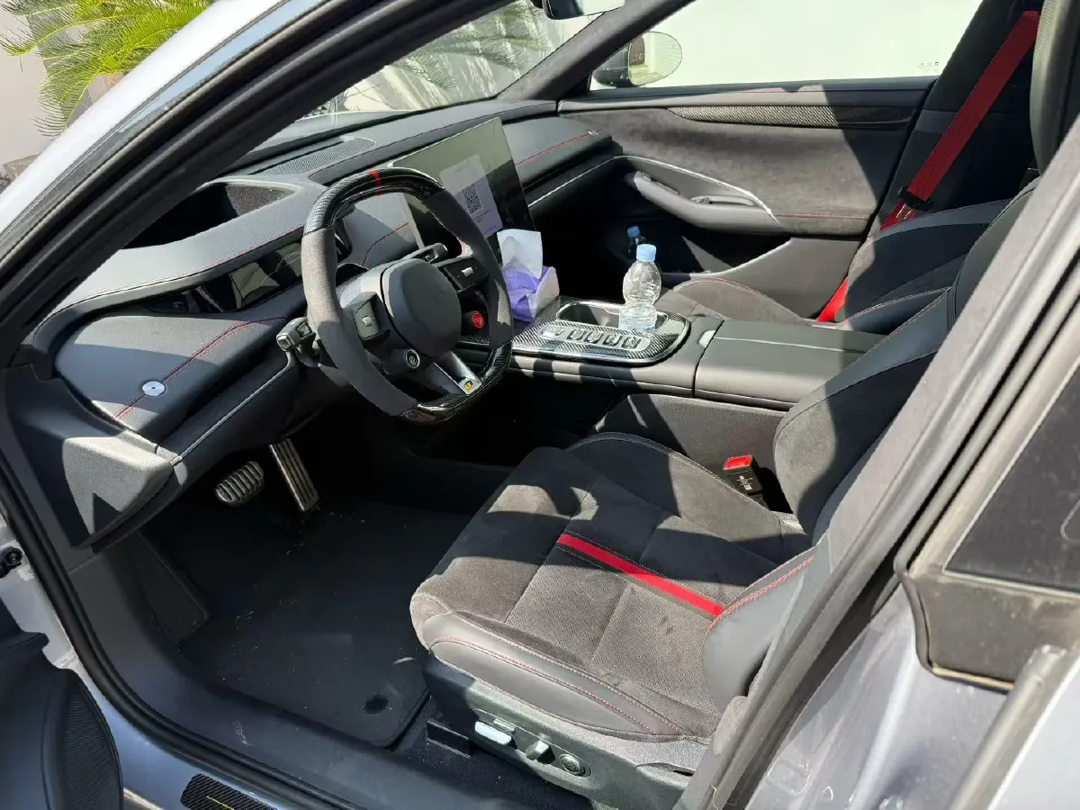 2025 MI SU7 Ultra BEV 93.7KWH,autocango,china used car exporter,china ev exporter,chinese used car exporter,chinese used ev exporter