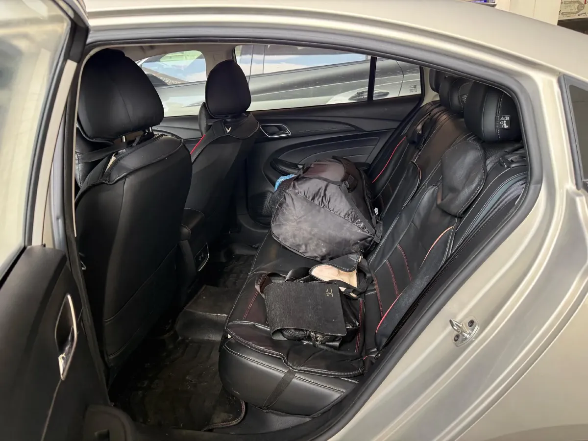 2019 Roewe i5 1.5L 120HP L4 CVT,autocango,china used car exporter,china ev exporter,chinese used car exporter,chinese used ev exporter