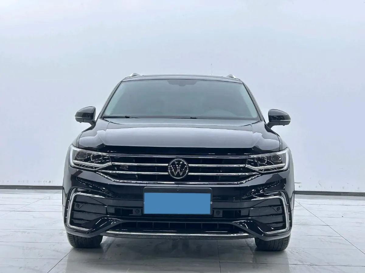 2024 Volkswagen Tiguan L 2.0T 186HP L4 7DCT,autocango,china used car exporter,china ev exporter,chinese used car exporter,chinese used ev exporter